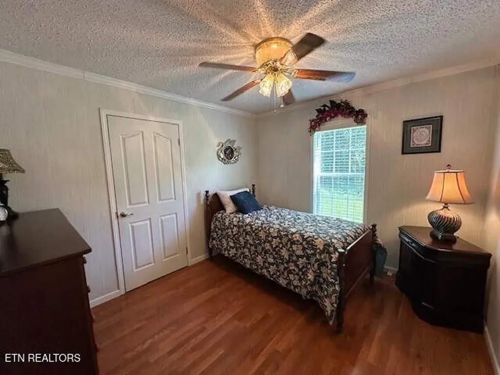 63 Powell Howard Lane Hulen KY 40845