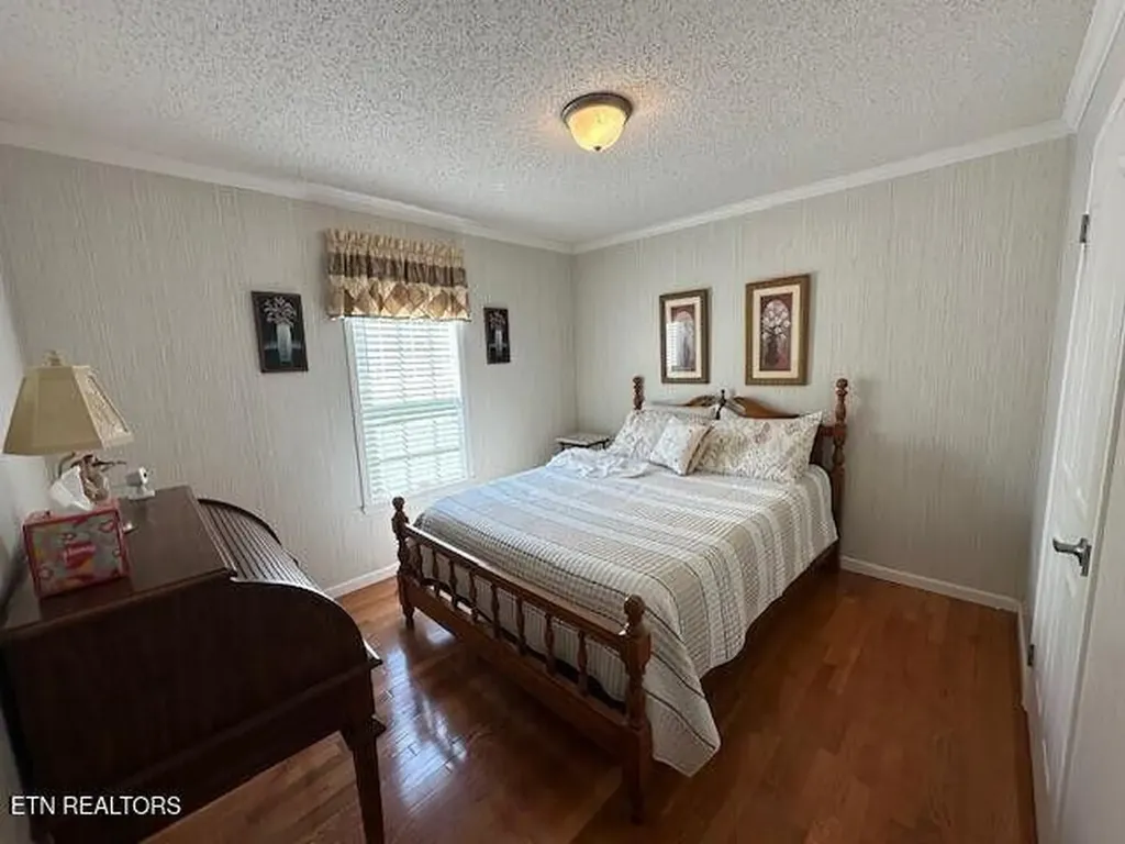 63 Powell Howard Lane Hulen KY 40845