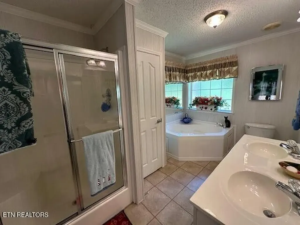 63 Powell Howard Lane Hulen KY 40845