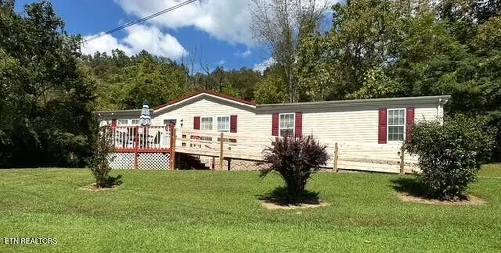 63 Powell Howard Lane Hulen KY 40845