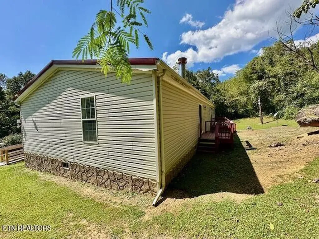 63 Powell Howard Lane Hulen KY 40845