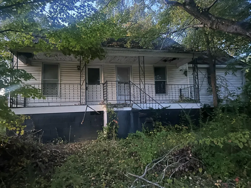 108 Maple Avenue Irvine KY 40336