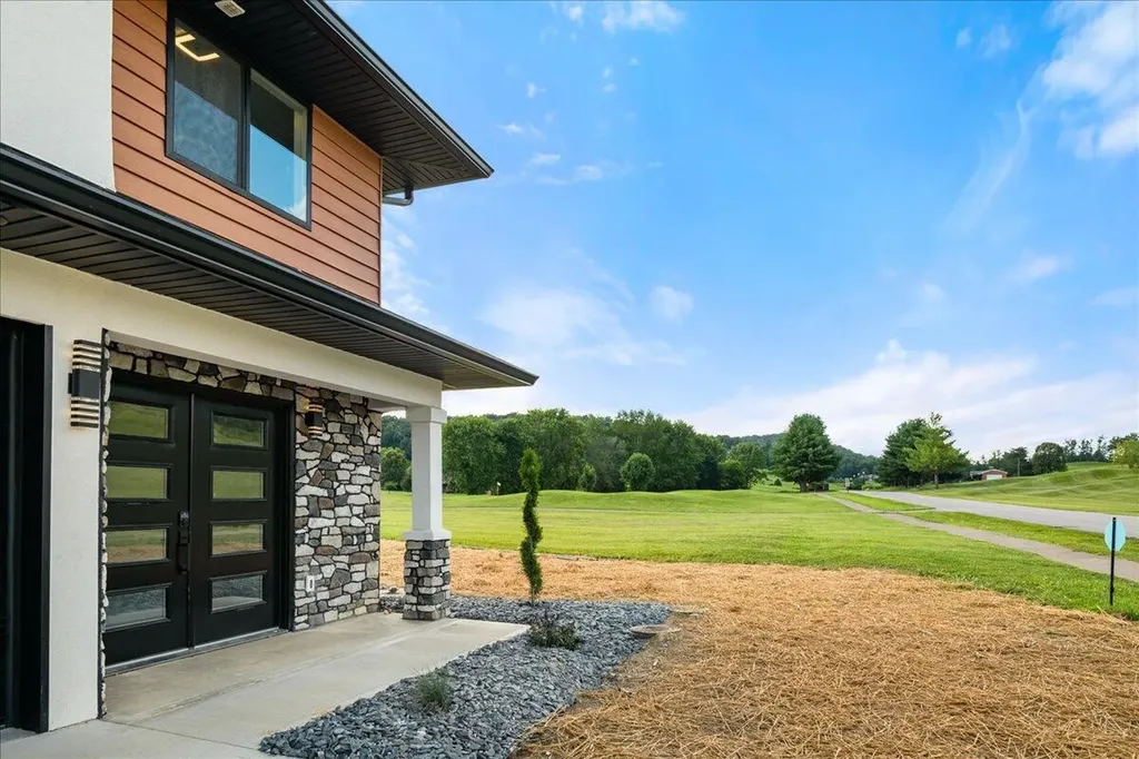 143 & 145 Crooked Creek Drive London KY 40744