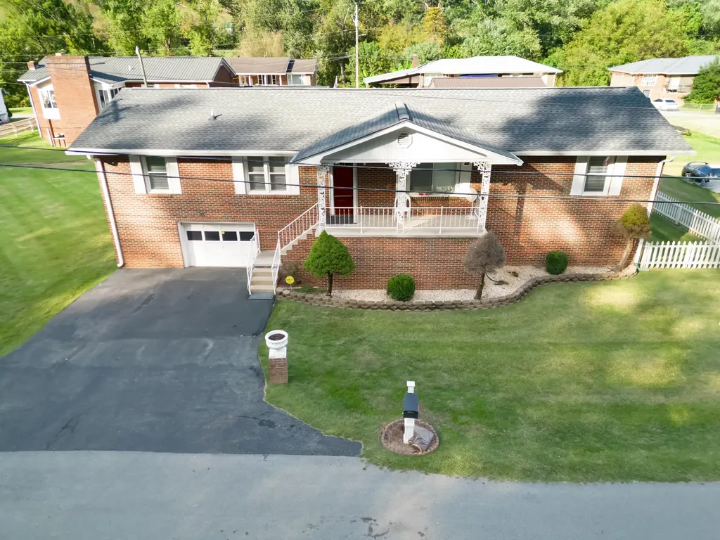 342 Ward Avenue Prestonsburg KY 41653