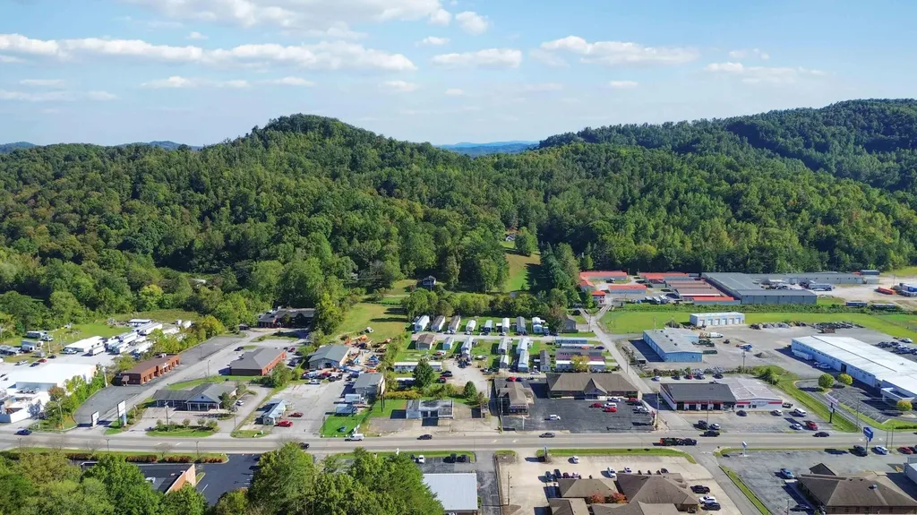 1415 Cumberland Falls Highway Corbin KY 40701
