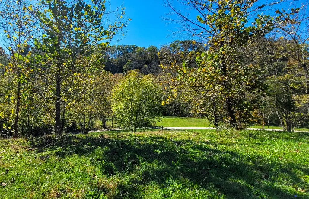 7950 Four Mile Road Winchester KY 40391