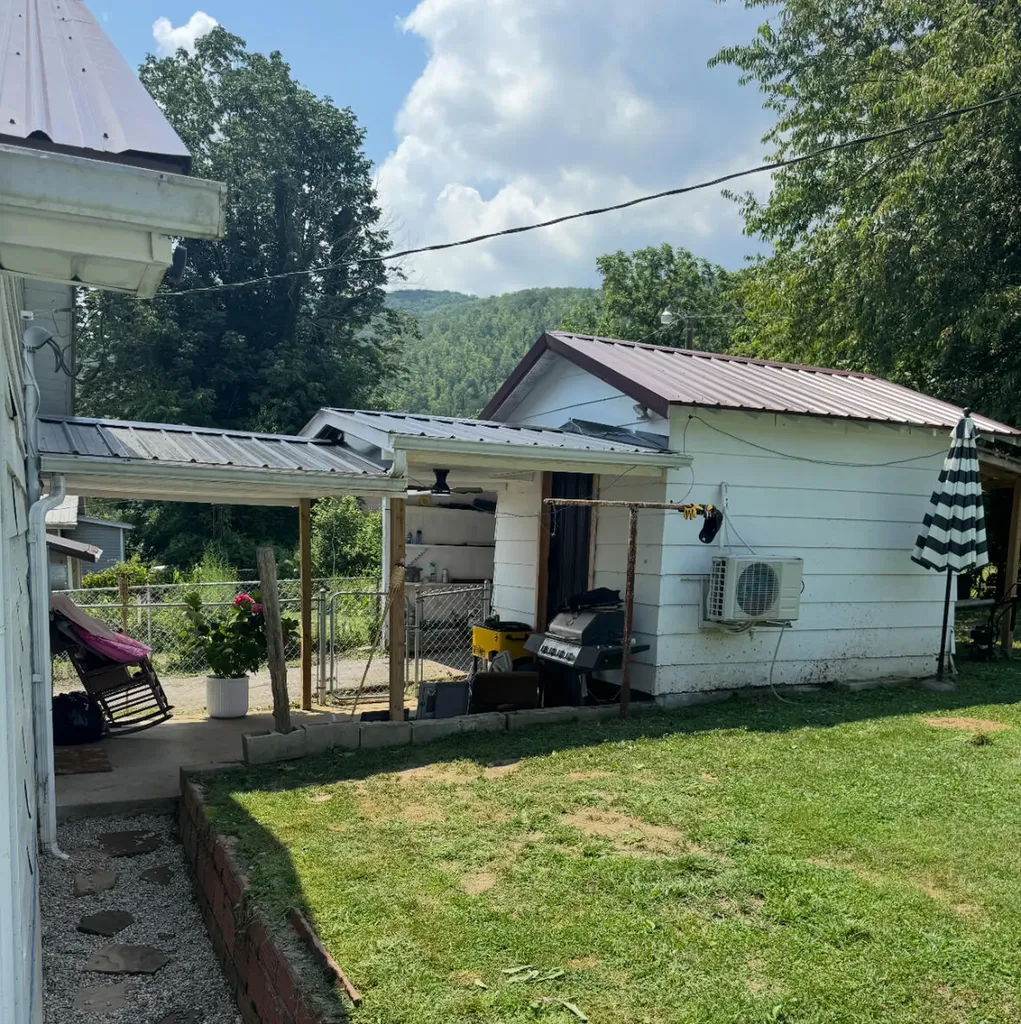 357 Highway 522 Baxter KY 40806