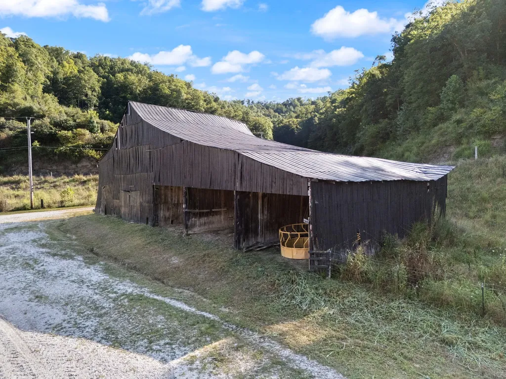 3761 Down And Around Road Salyersville KY 41465