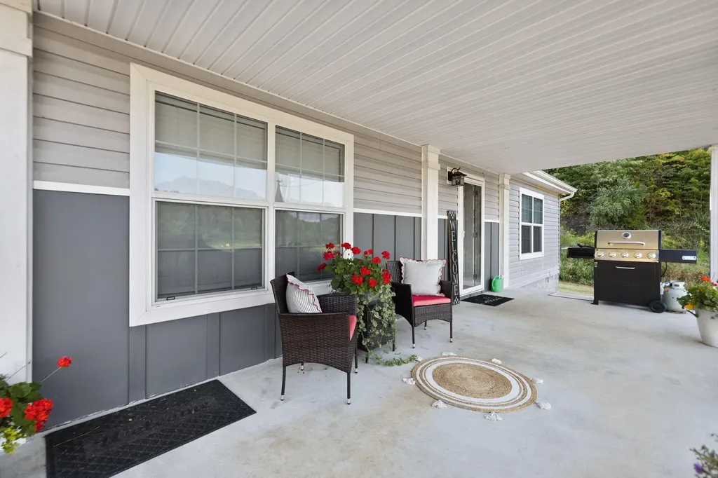 3761 Down And Around Road Salyersville KY 41465