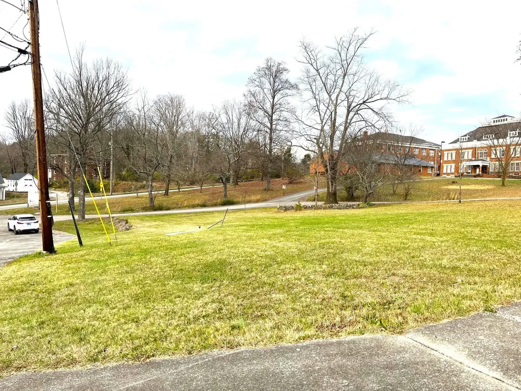 9999 Bennett Circle London KY 40741