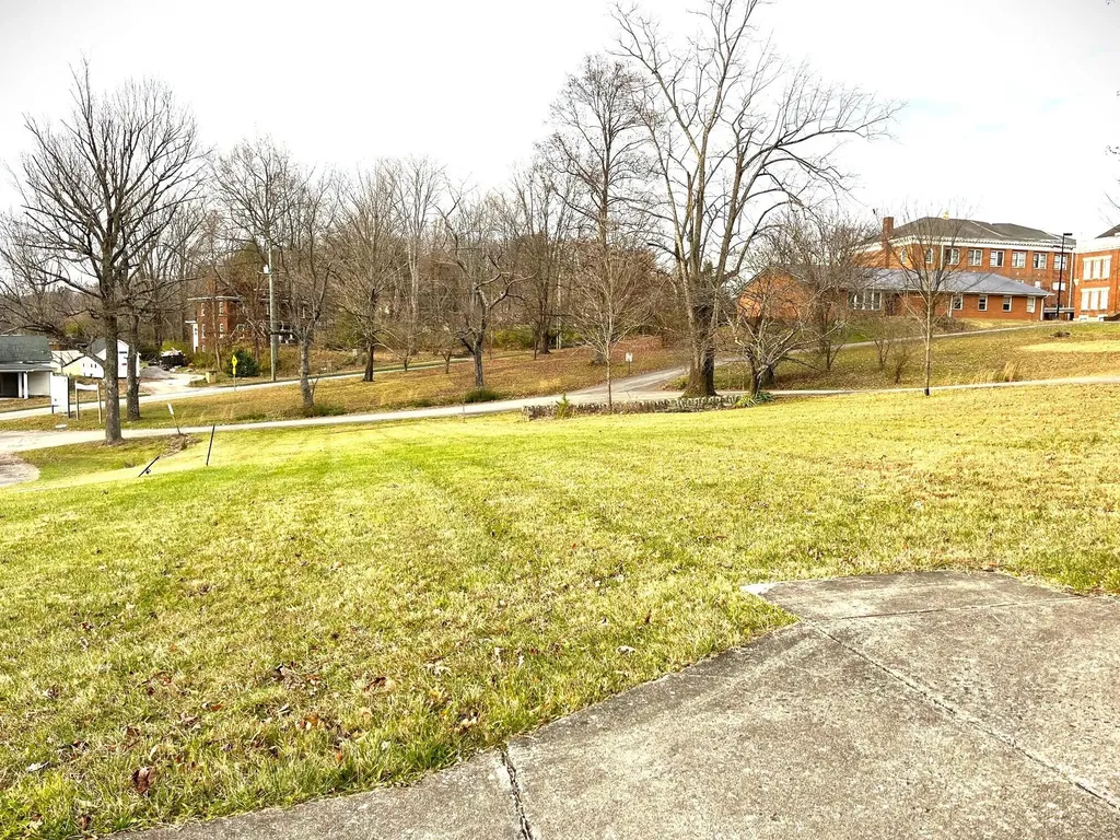 9999 Bennett Circle London KY 40741