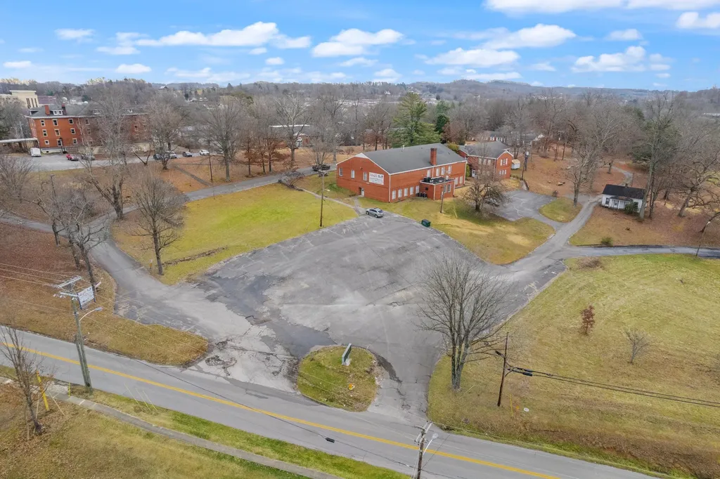9999 Bennett Circle London KY 40741