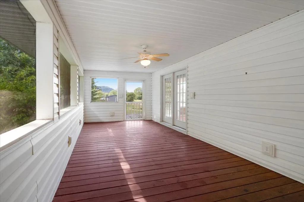 300 Carrington Green Road Salt Lick KY 40371