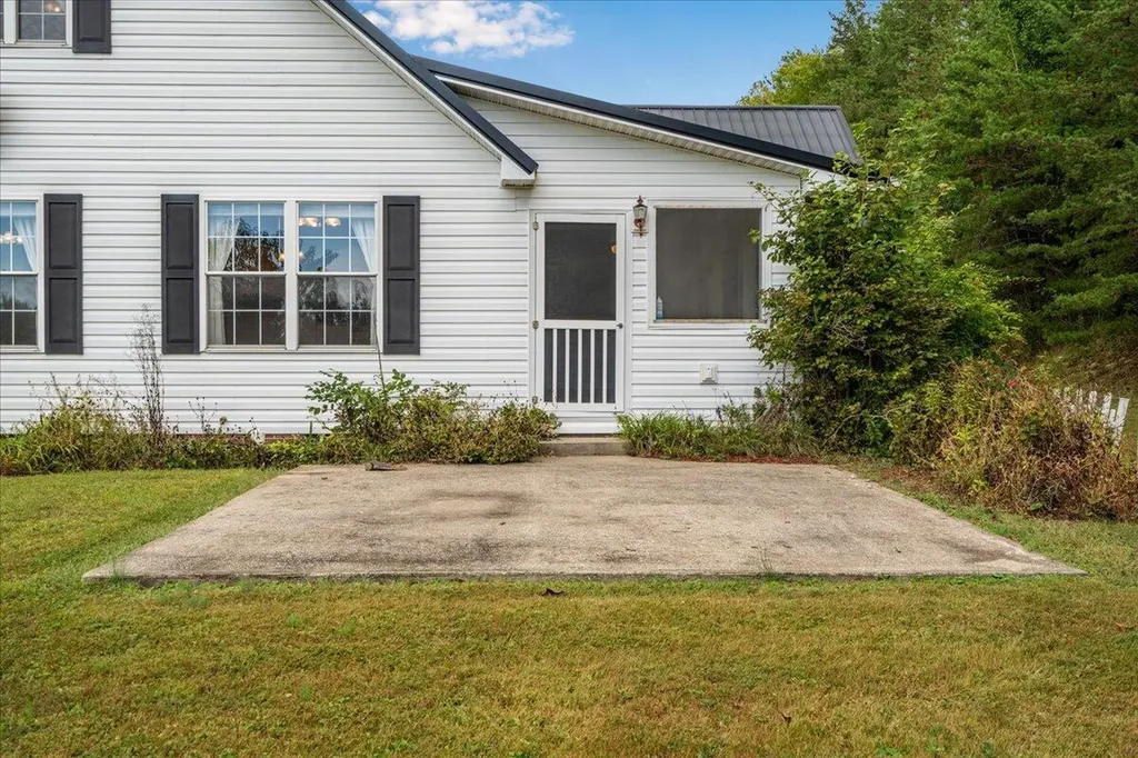 300 Carrington Green Road Salt Lick KY 40371