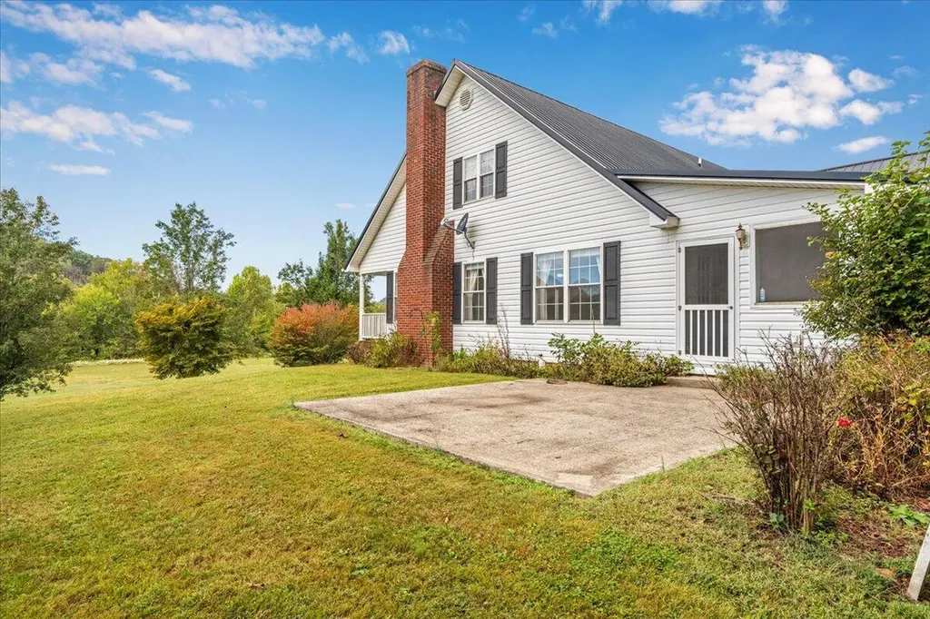 300 Carrington Green Road Salt Lick KY 40371