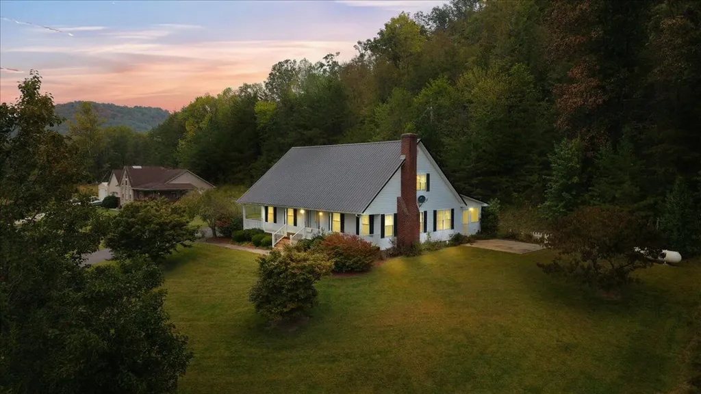 300 Carrington Green Road Salt Lick KY 40371
