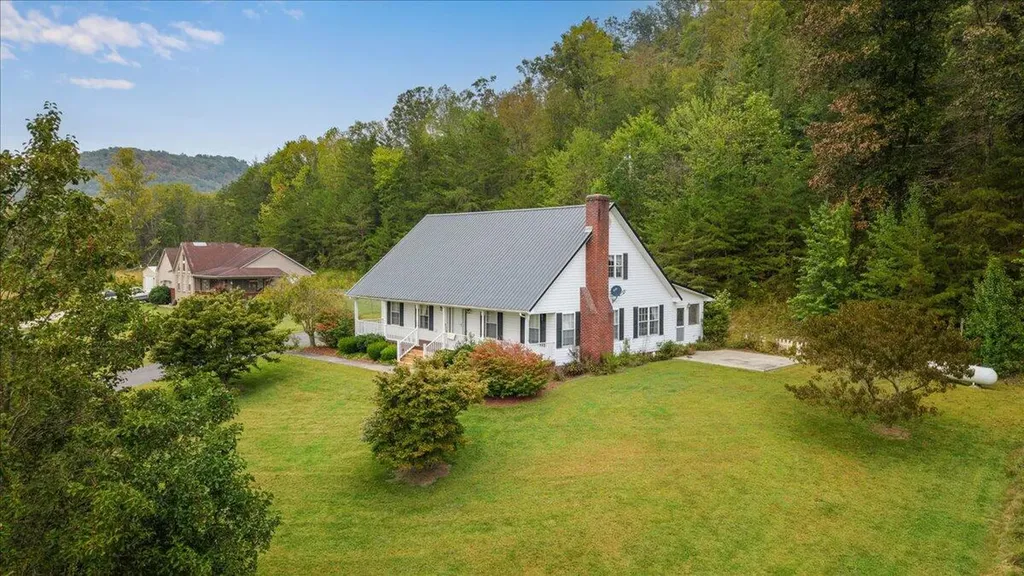 300 Carrington Green Road Salt Lick KY 40371
