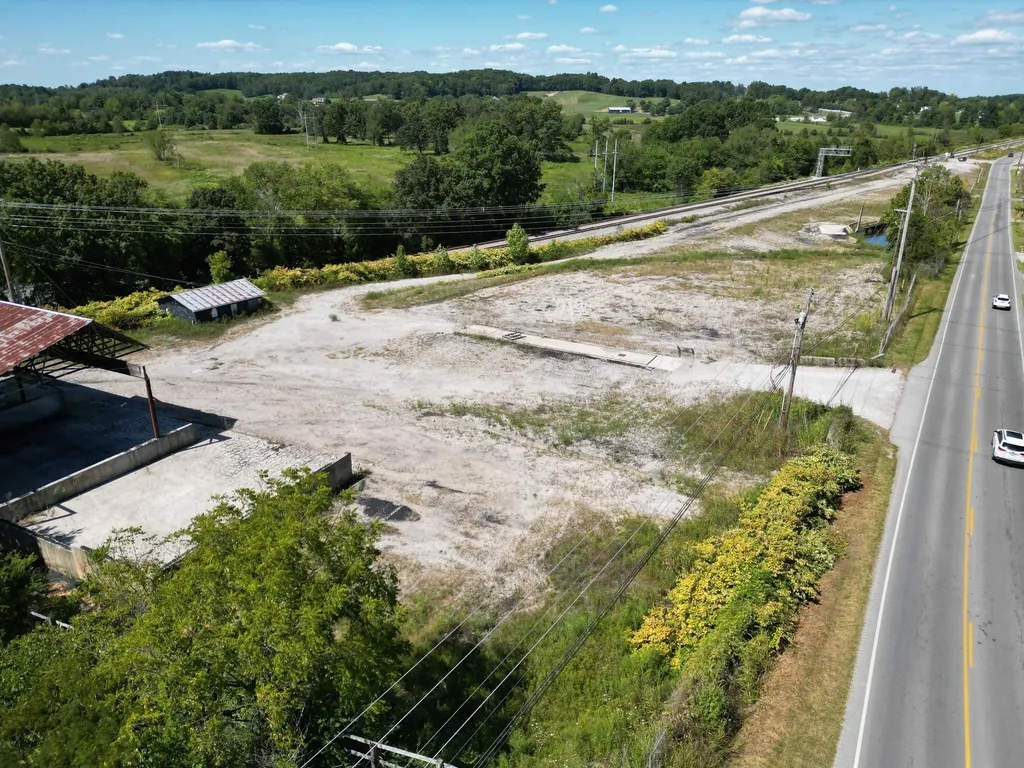 333 Ky-490 East Bernstadt KY 40729
