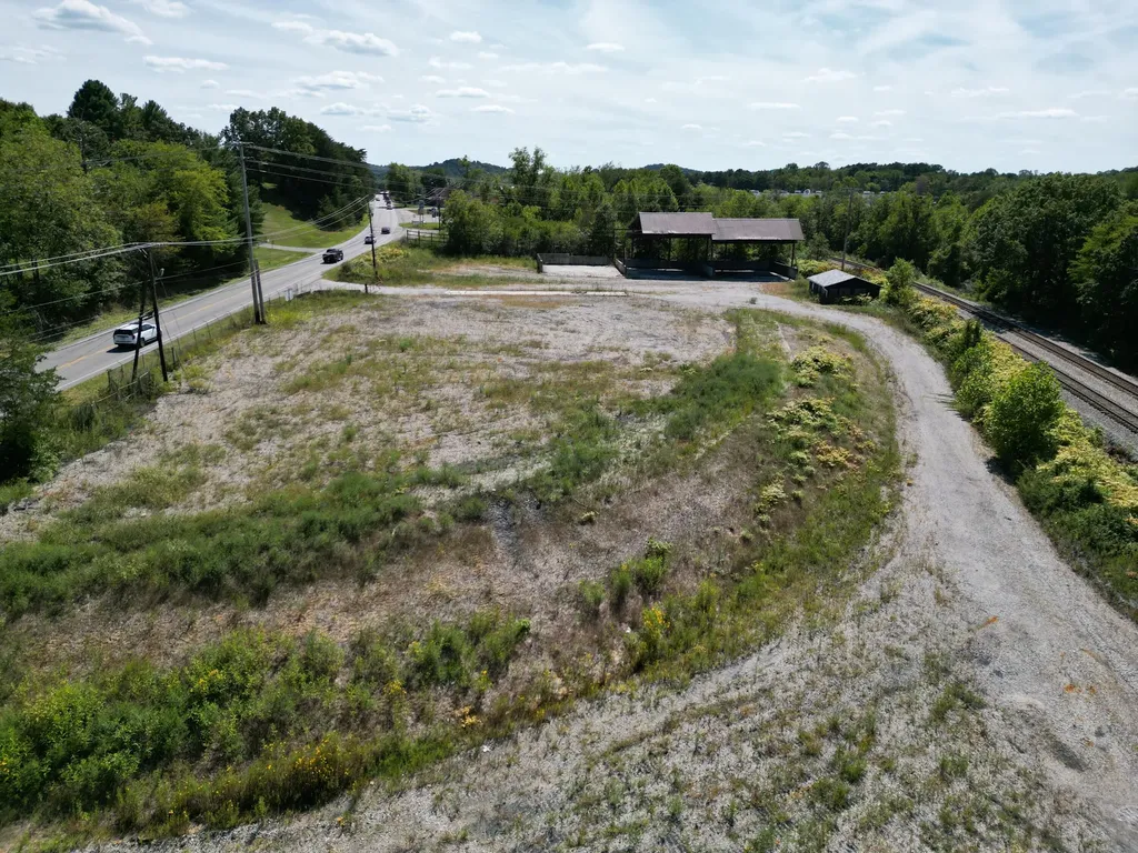 333 Ky-490 East Bernstadt KY 40729
