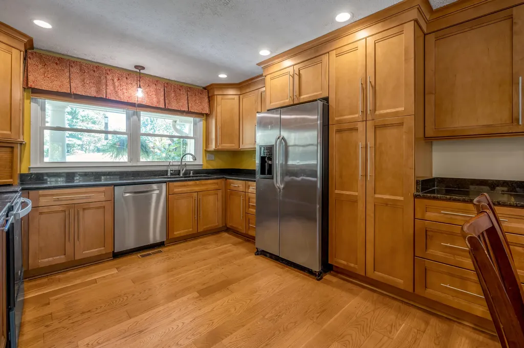 120 Creekside Drive Georgetown KY 40324