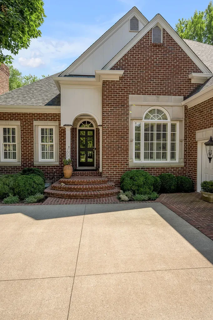 1604 Eastwood Lane Lexington KY 40502