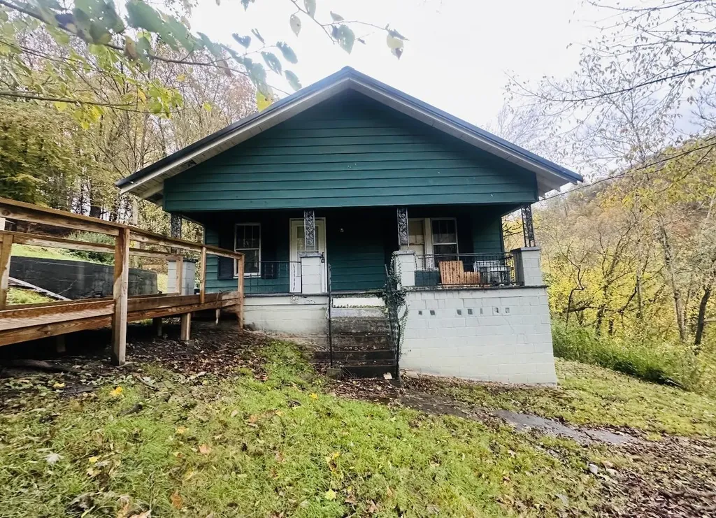 87 Red Wing Road Wallins KY 40873