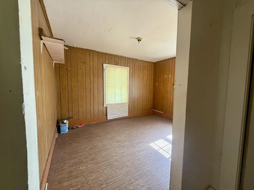87 Red Wing Road Wallins KY 40873