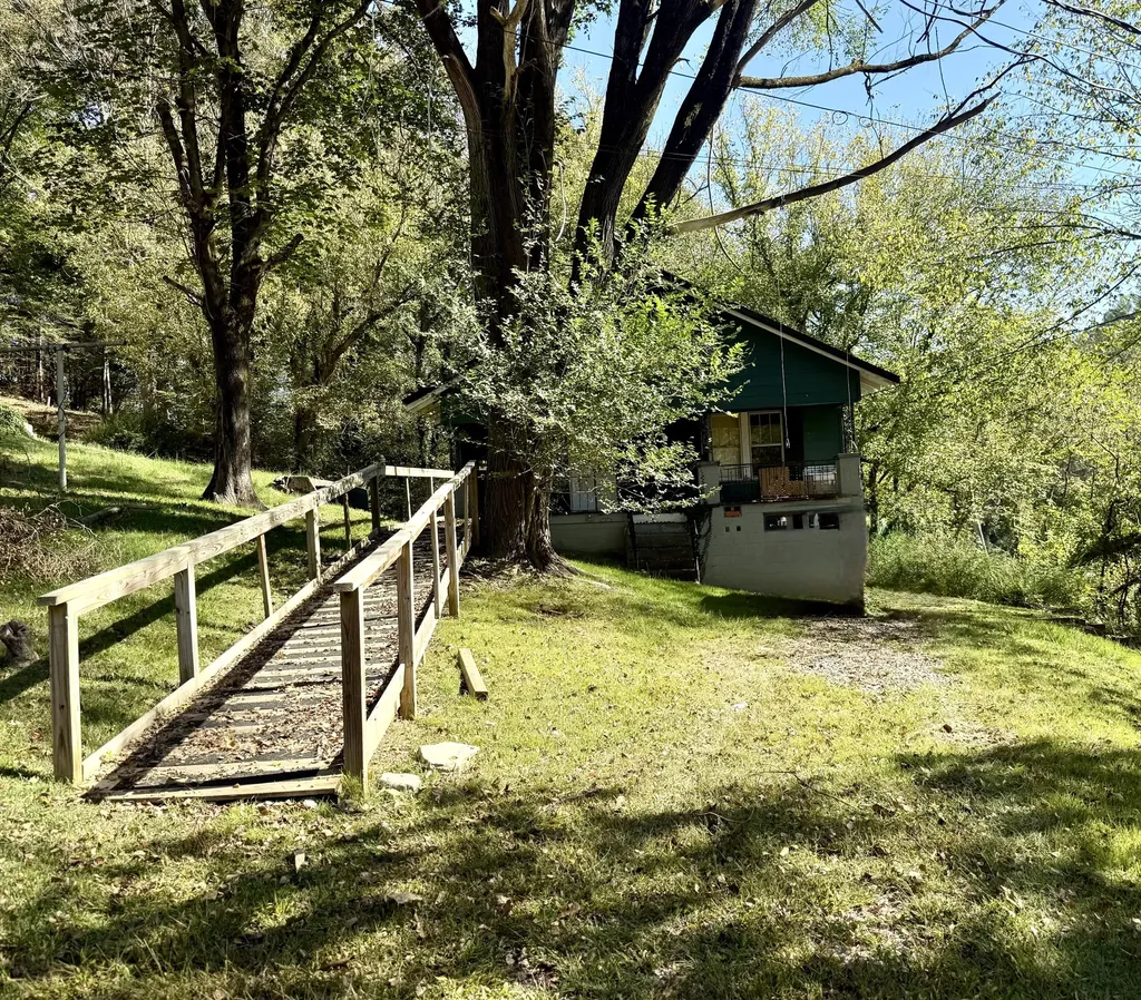 87 Red Wing Road Wallins KY 40873