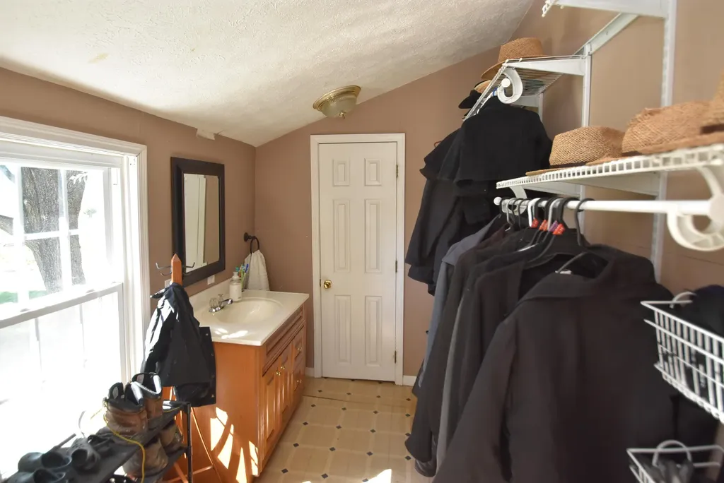 3979 Baker Ridge Road Willisburg KY 40078