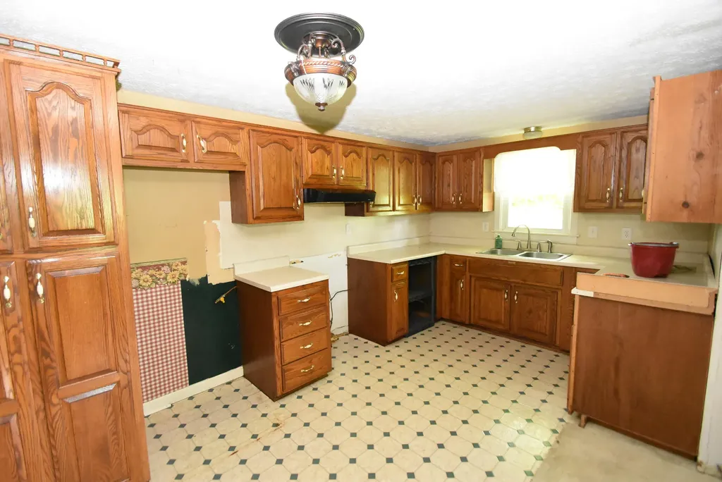 3979 Baker Ridge Road Willisburg KY 40078