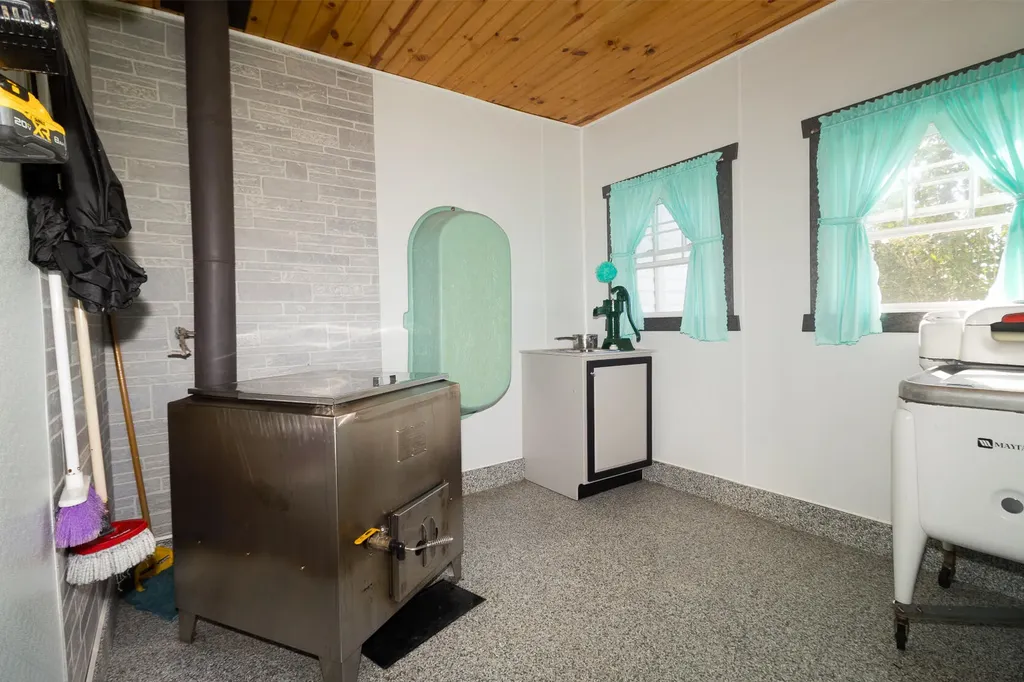 4962 Kendall Springs Road Owingsville KY 40360
