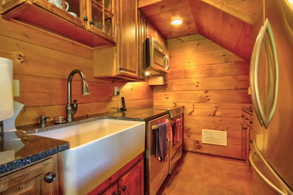 420 Alan Lewis Road East Bernstadt KY 40729