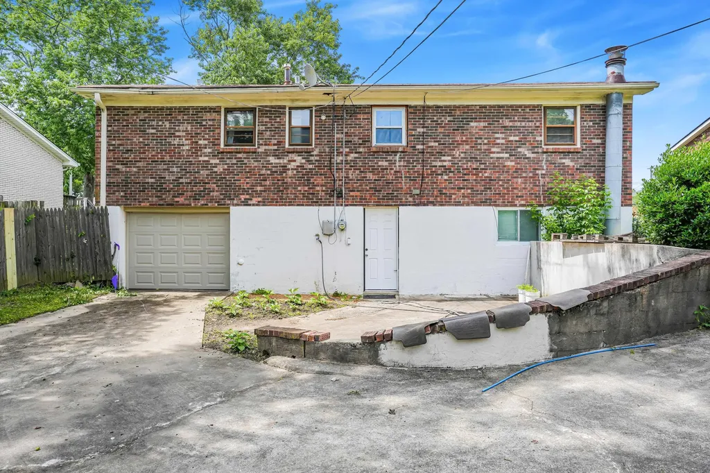 2772 Lockhurst Road Lexington KY 40517