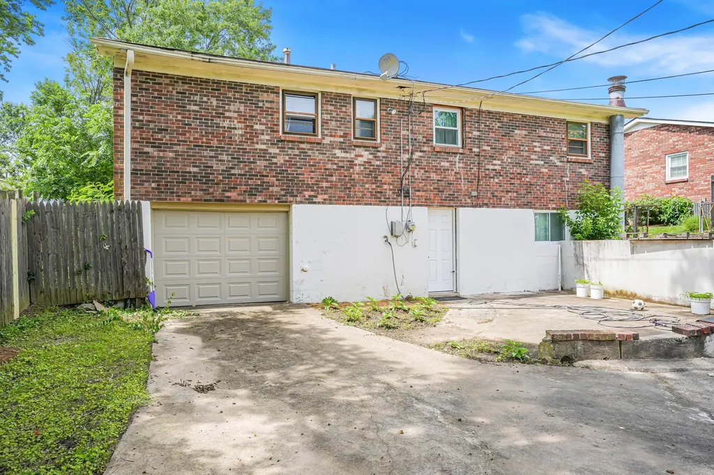 2772 Lockhurst Road Lexington KY 40517