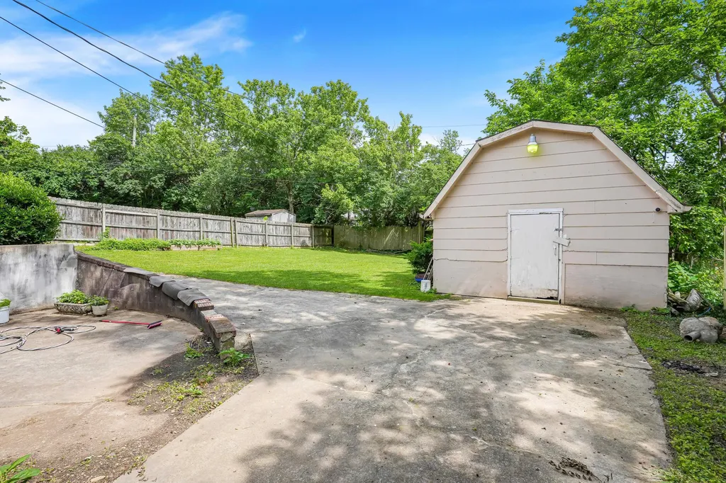 2772 Lockhurst Road Lexington KY 40517