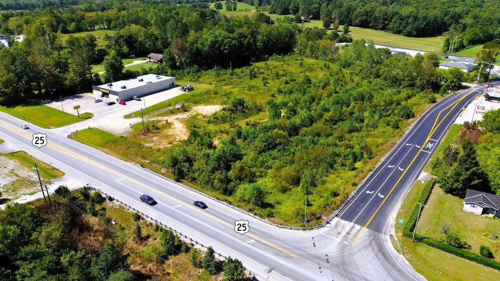 5709 S U.s. Highway 25 Lily KY 40740
