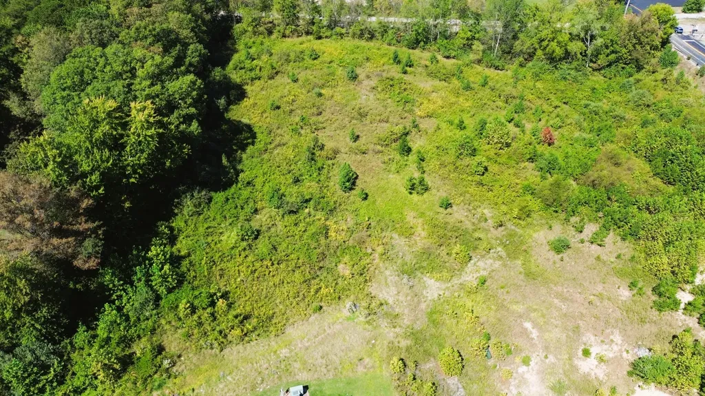 5709 S U.s. Highway 25 Lily KY 40740