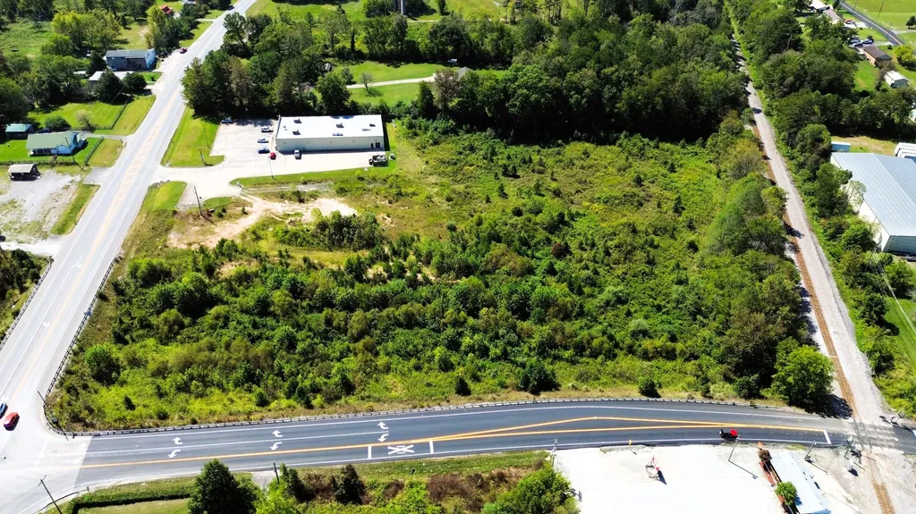 5709 S U.s. Highway 25 Lily KY 40740