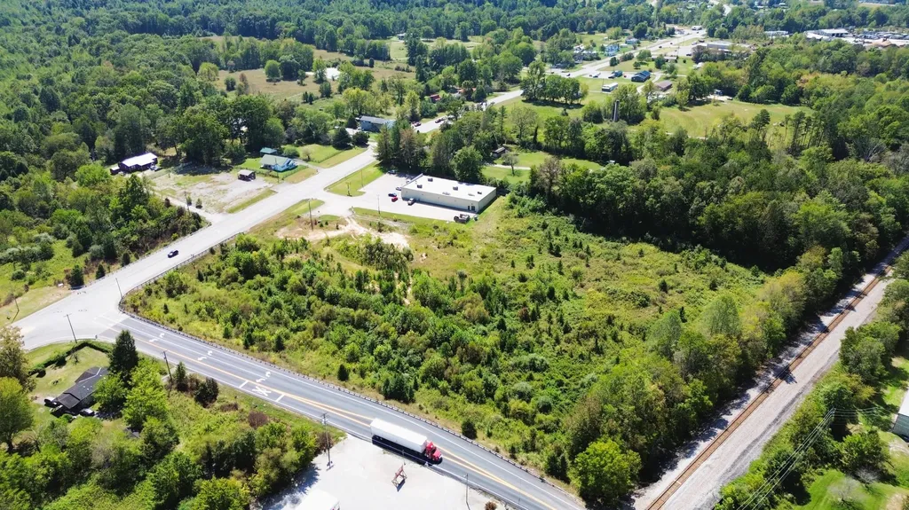 5709 S U.s. Highway 25 Lily KY 40740