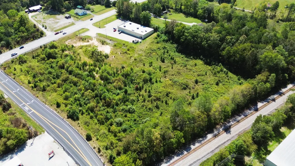 5709 S U.s. Highway 25 Lily KY 40740