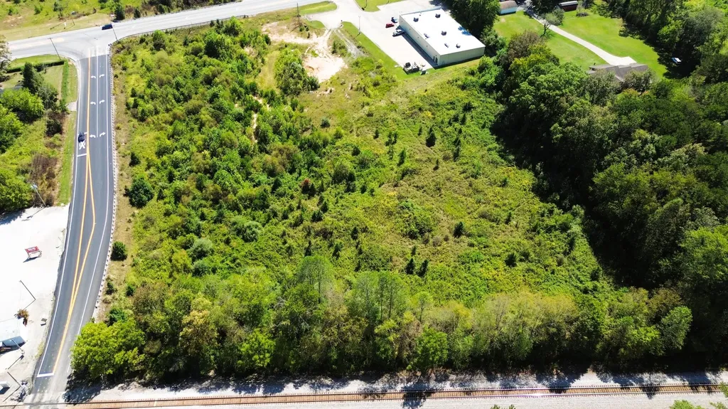 5709 S U.s. Highway 25 Lily KY 40740