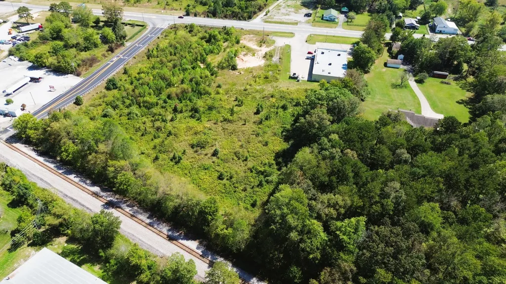 5709 S U.s. Highway 25 Lily KY 40740