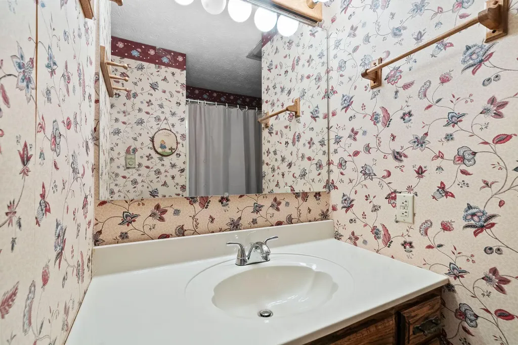 6024 Us-421 Mckee KY 40447