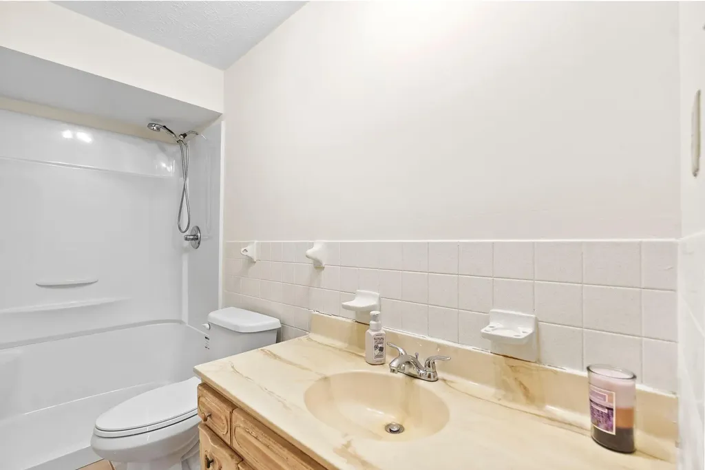 6024 Us-421 Mckee KY 40447