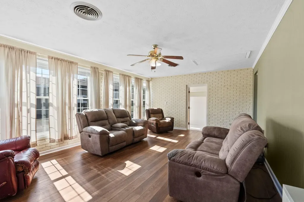 6024 Us-421 Mckee KY 40447
