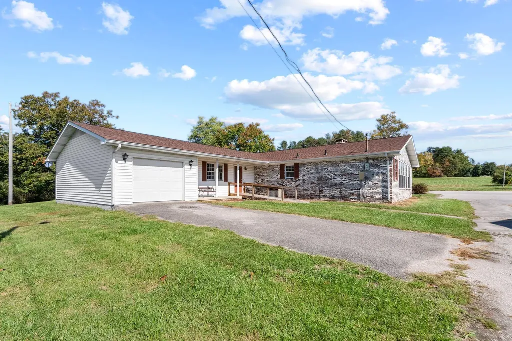 6024 Us-421 Mckee KY 40447