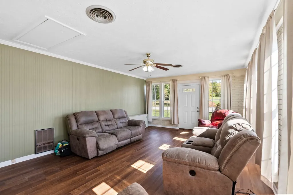 6024 Us-421 Mckee KY 40447