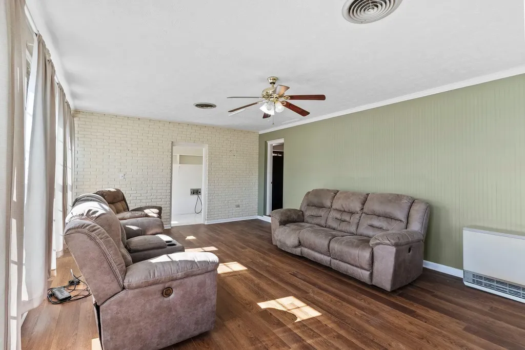 6024 Us-421 Mckee KY 40447
