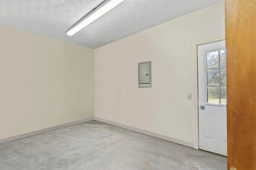 6024 Us-421 Mckee KY 40447