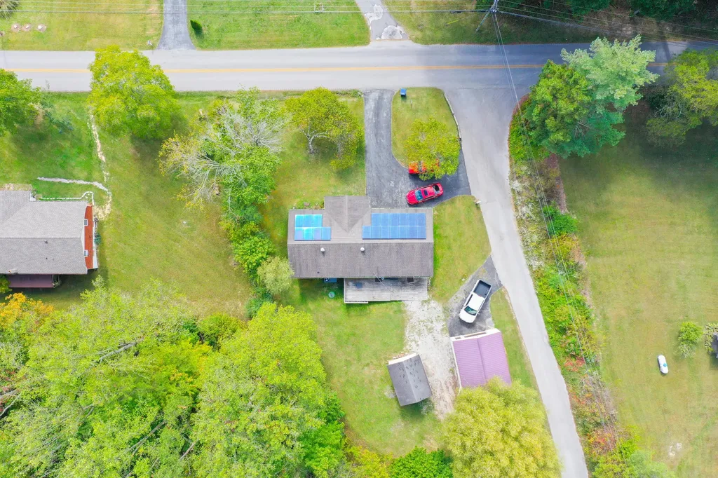 1479 E Williamsburg Street Whitley City KY 42653